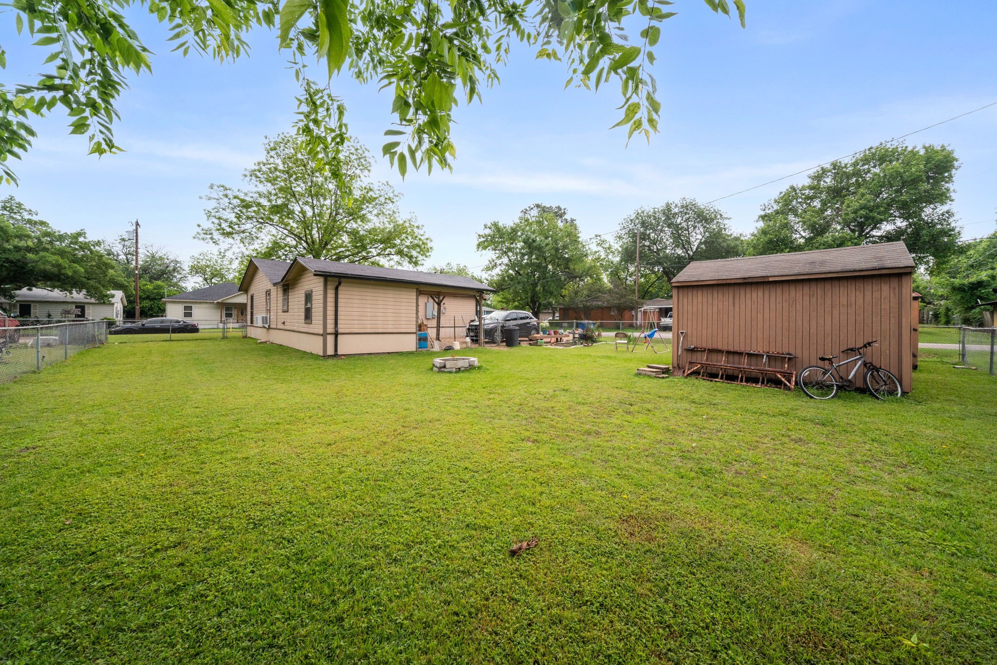 909 S Carlton Street