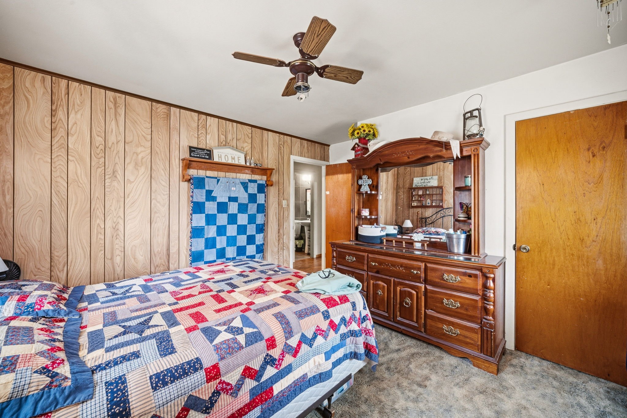 909 S Carlton Street