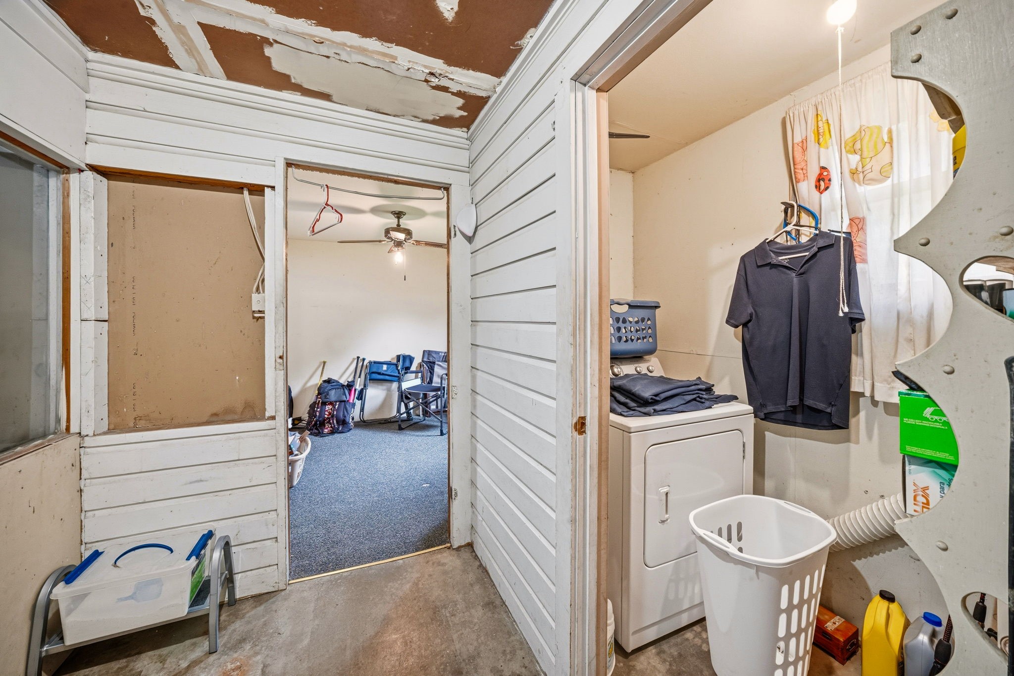 909 S Carlton Street