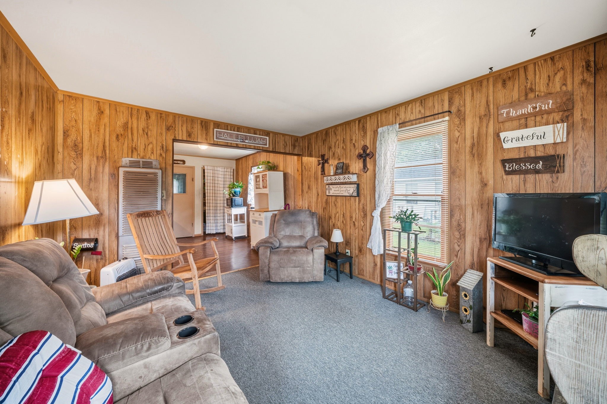 909 S Carlton Street