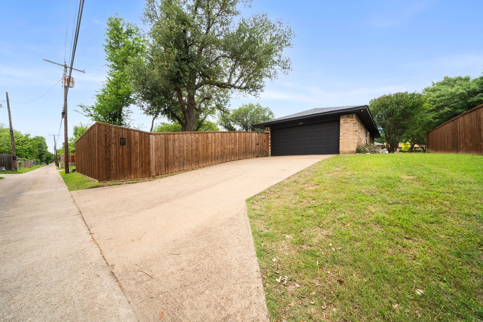 722 Oakbluff Drive