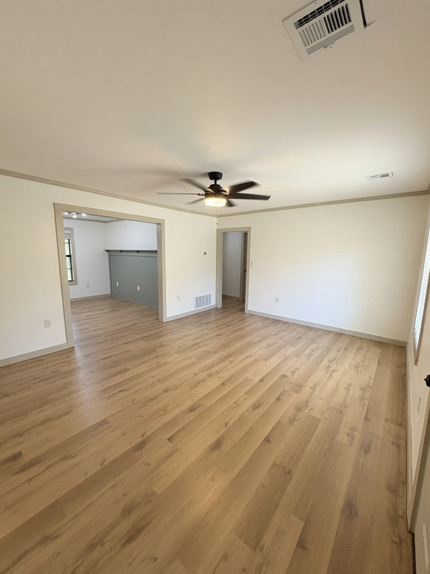 3200 Hollywood Avenue