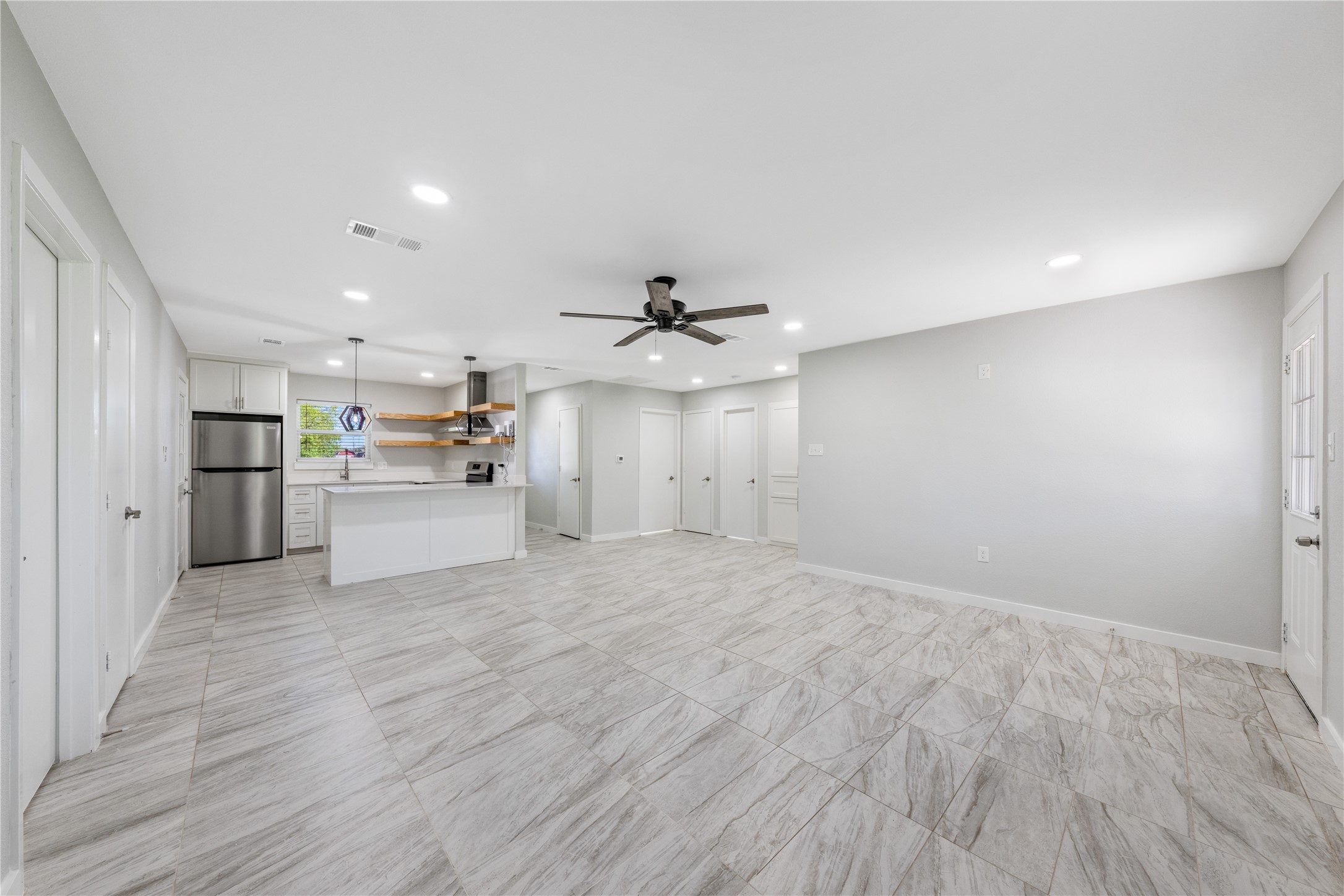 101 E Border Street