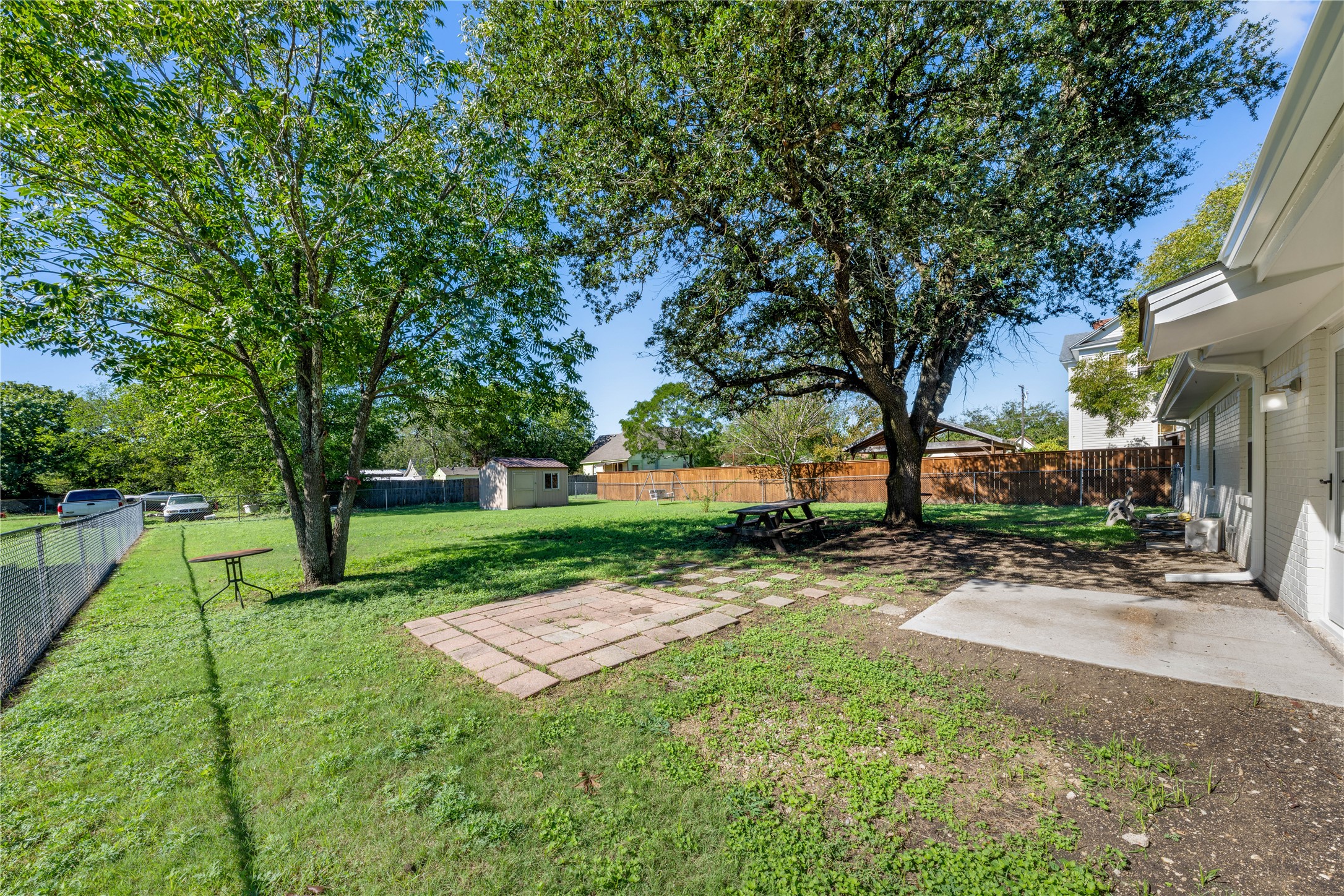 101 E Border Street