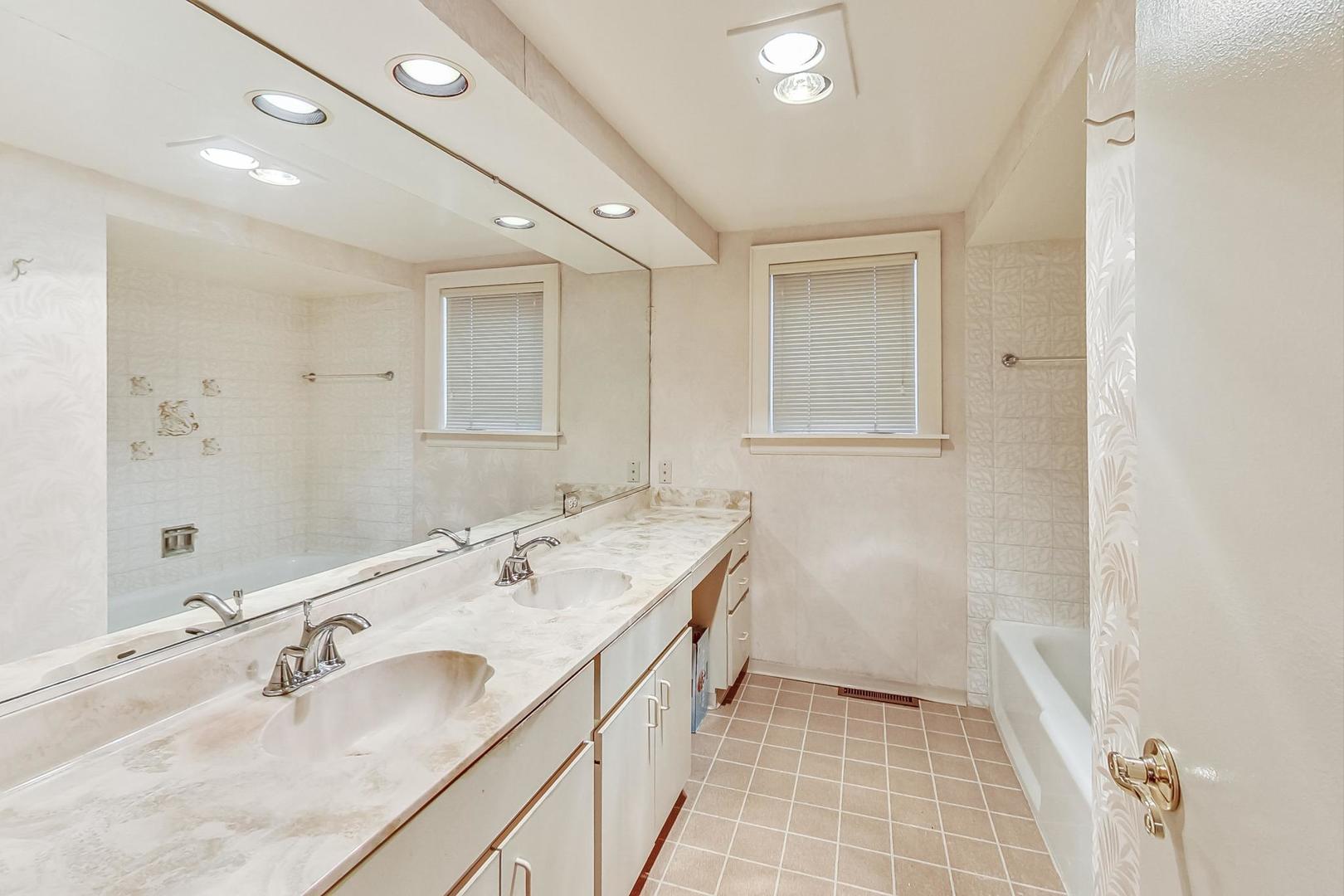13020 Archer Avenue