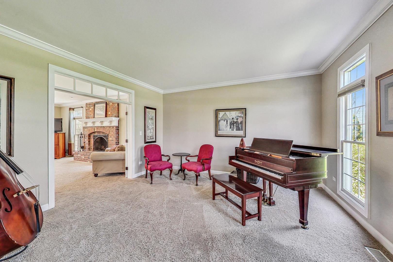 17W231 Hillside Lane