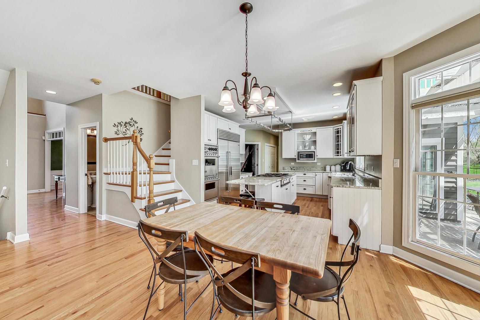 17W231 Hillside Lane