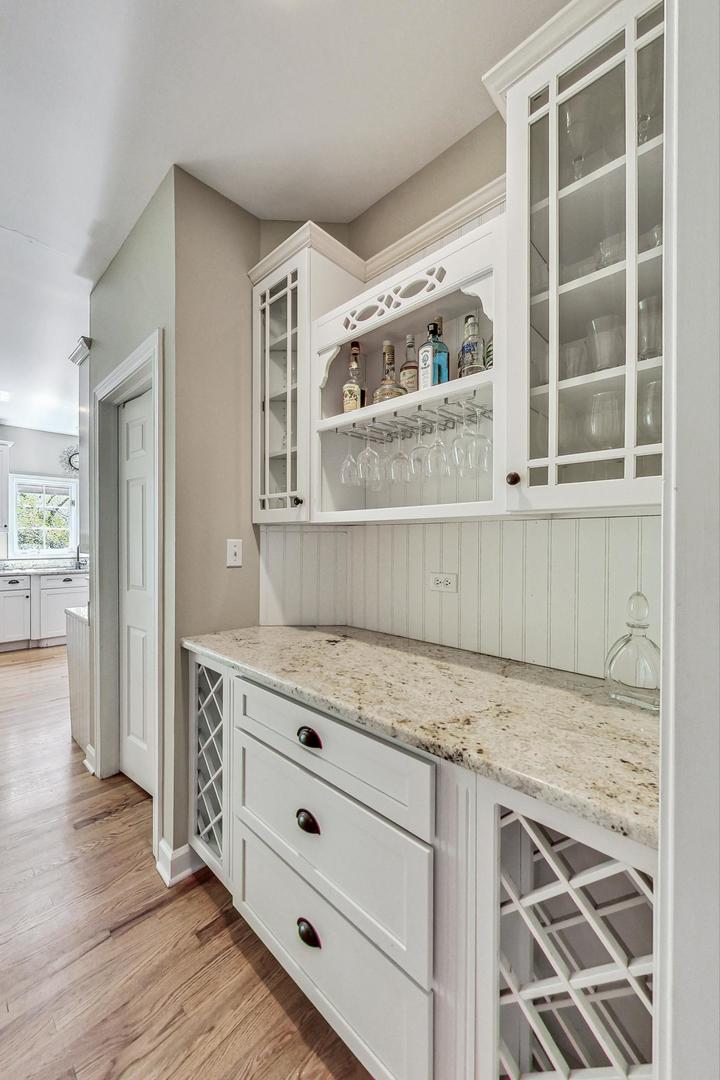 17W231 Hillside Lane