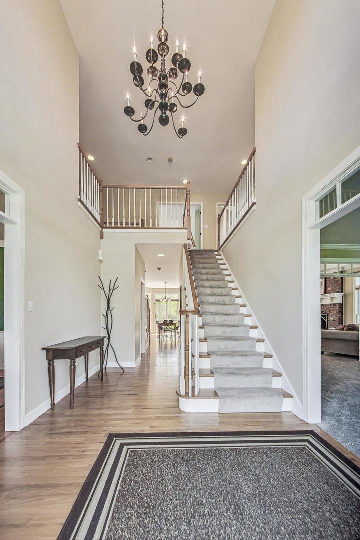 17W231 Hillside Lane