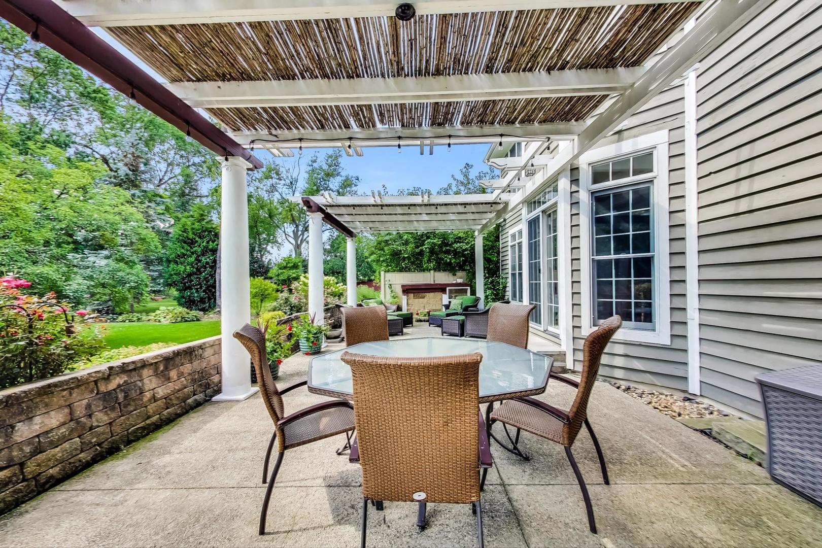 17W231 Hillside Lane