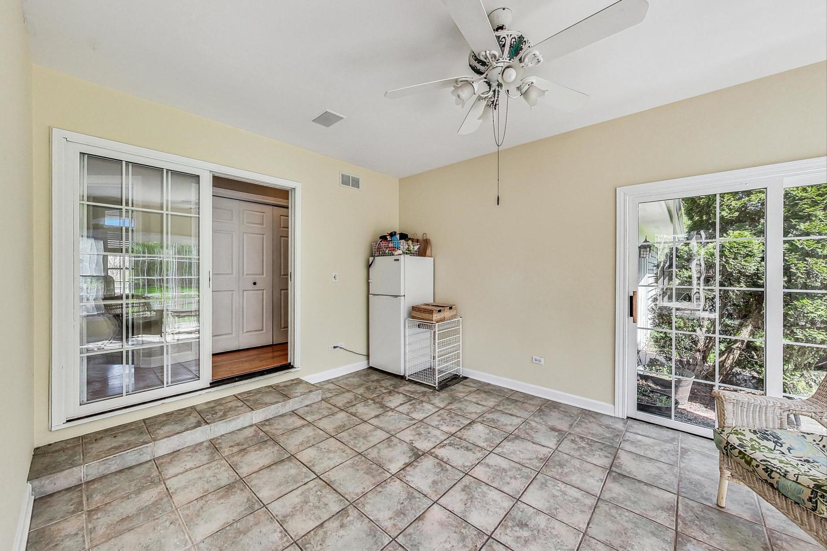 17W231 Hillside Lane