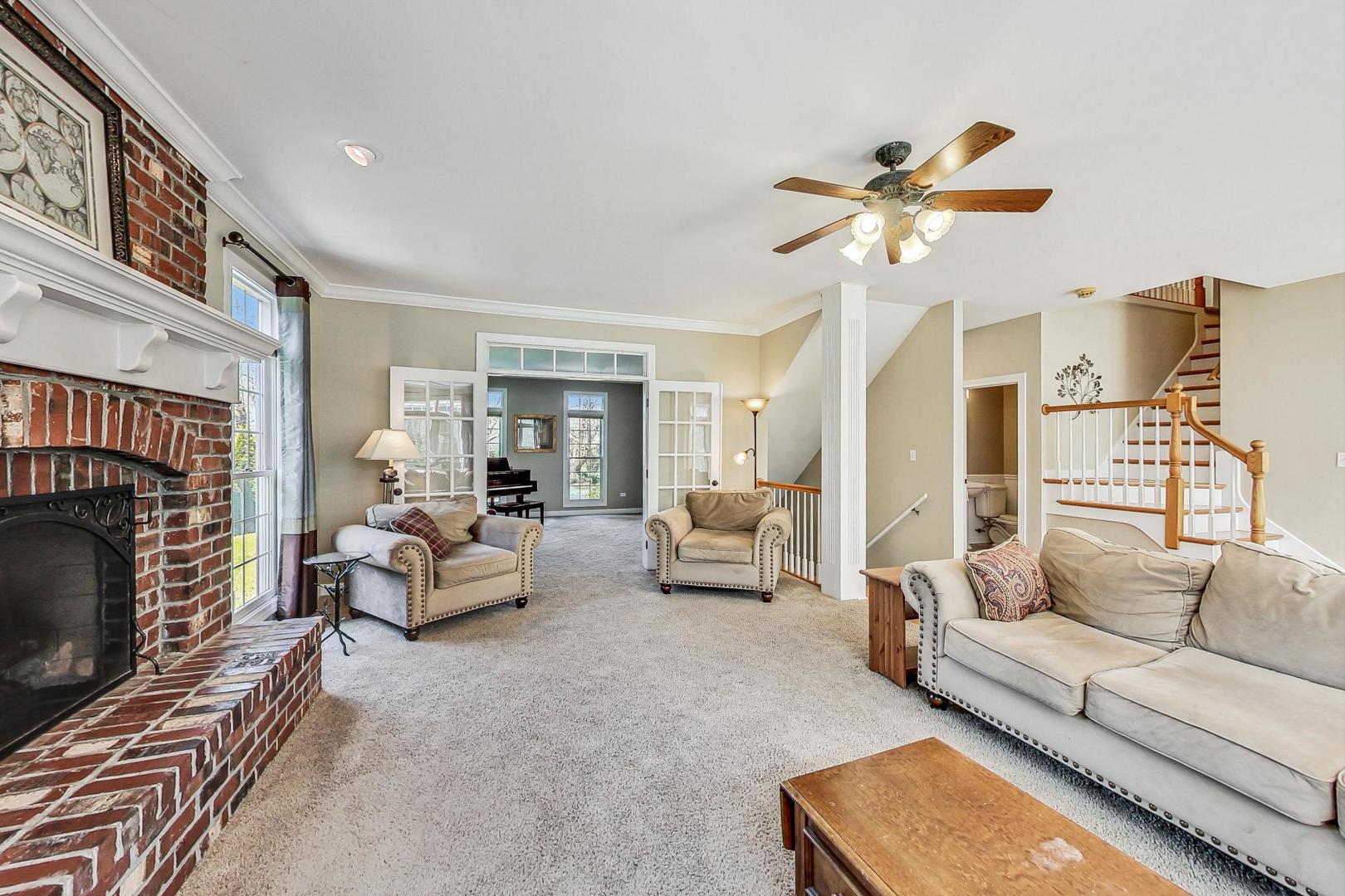 17W231 Hillside Lane