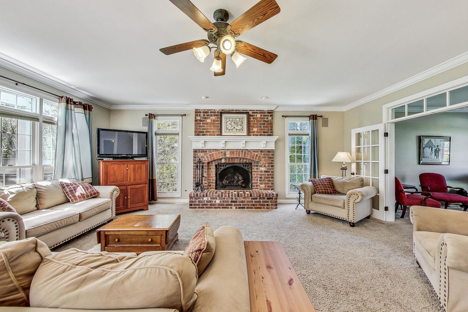 17W231 Hillside Lane