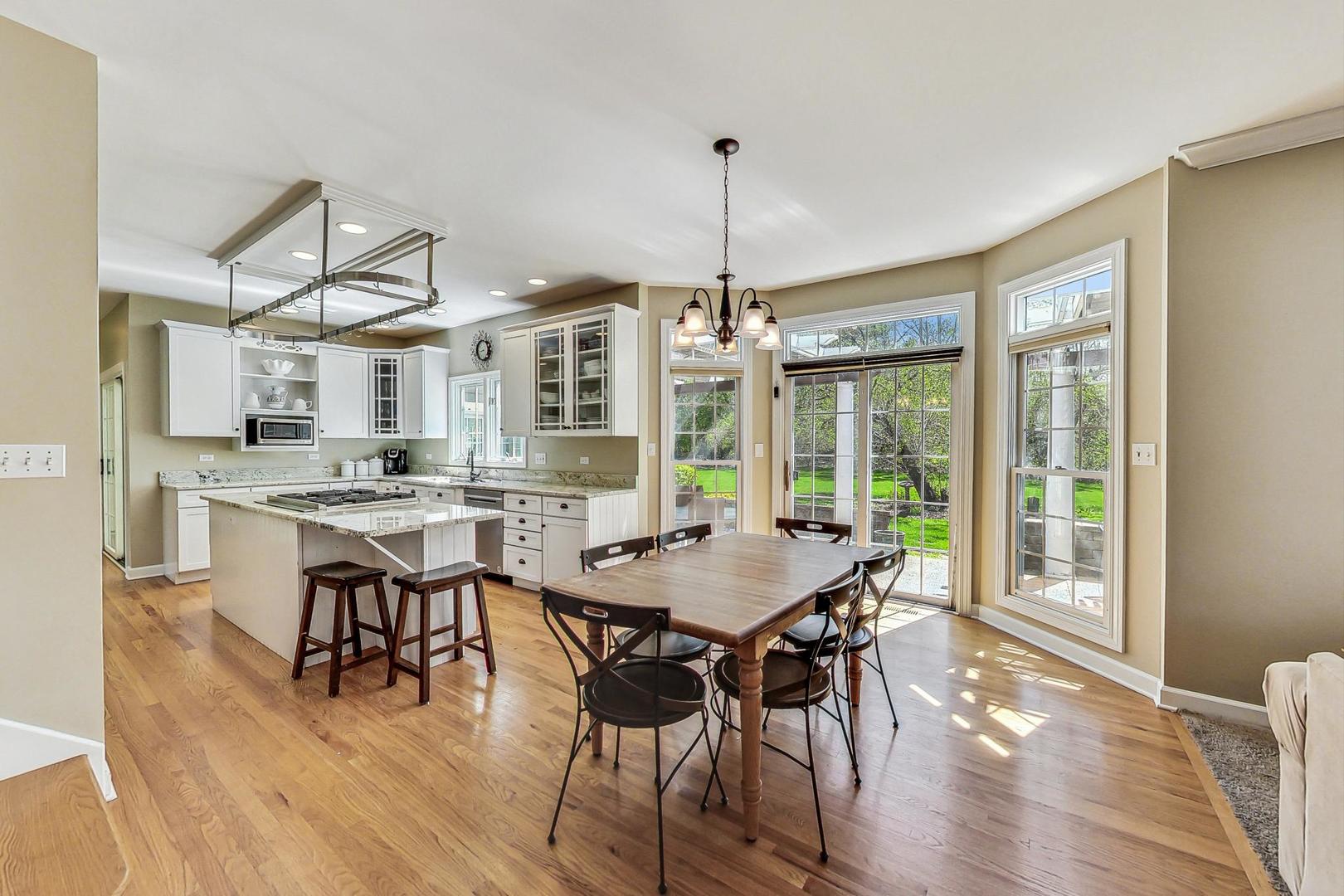 17W231 Hillside Lane
