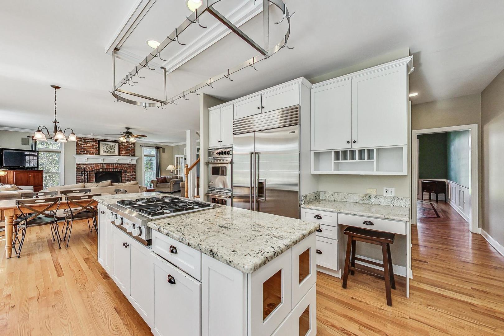 17W231 Hillside Lane
