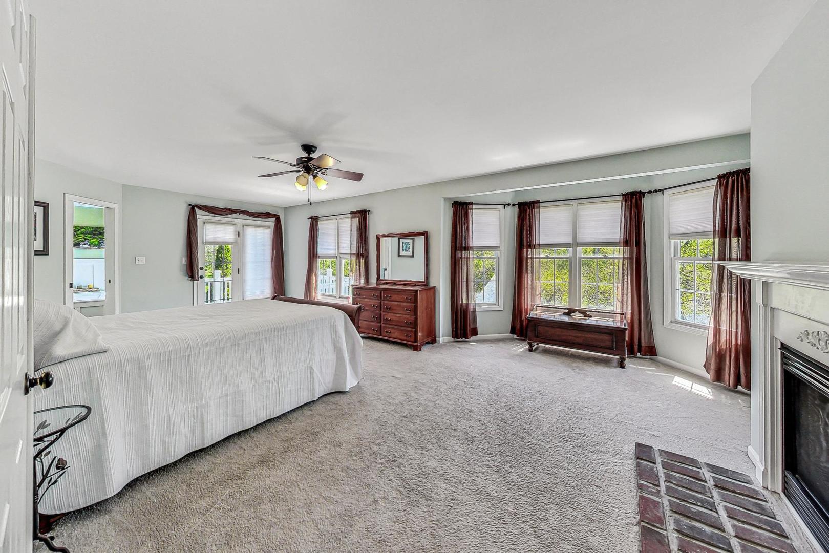 17W231 Hillside Lane