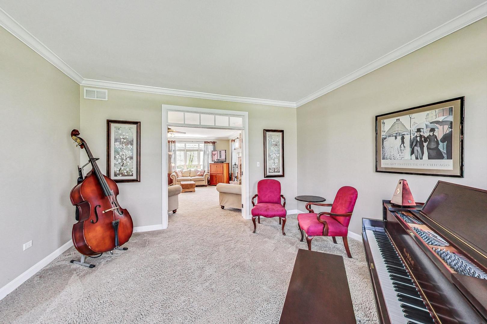 17W231 Hillside Lane