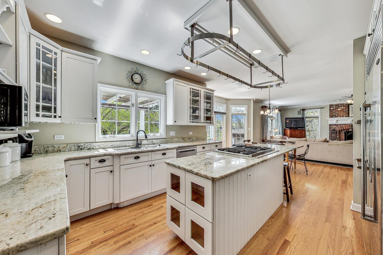 17W231 Hillside Lane