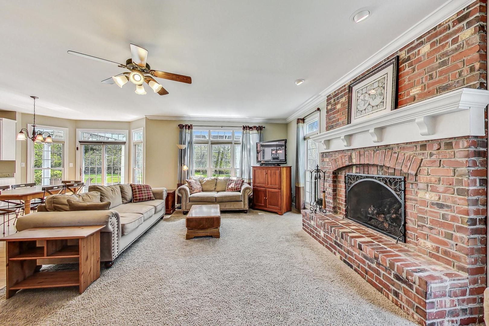 17W231 Hillside Lane
