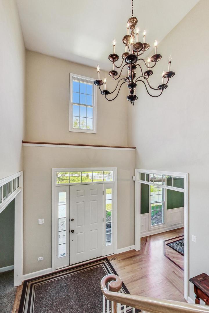 17W231 Hillside Lane