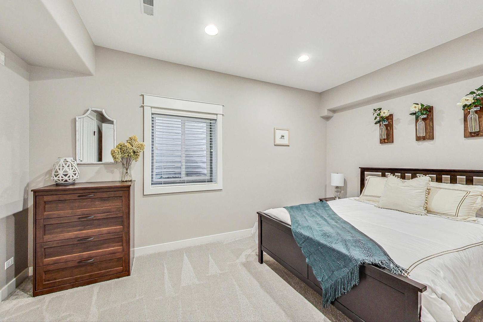 4904 Highland Avenue