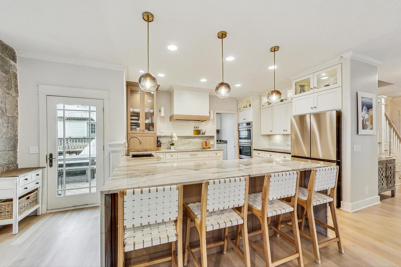 4904 Highland Avenue