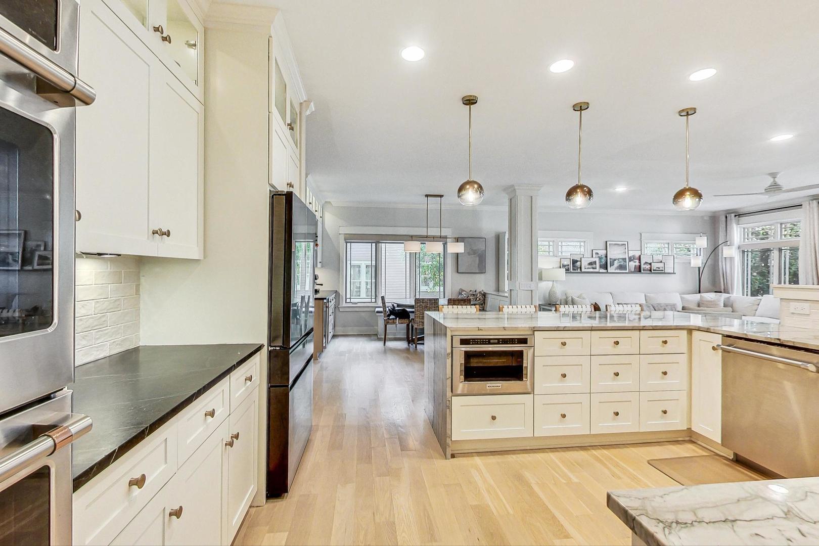 4904 Highland Avenue
