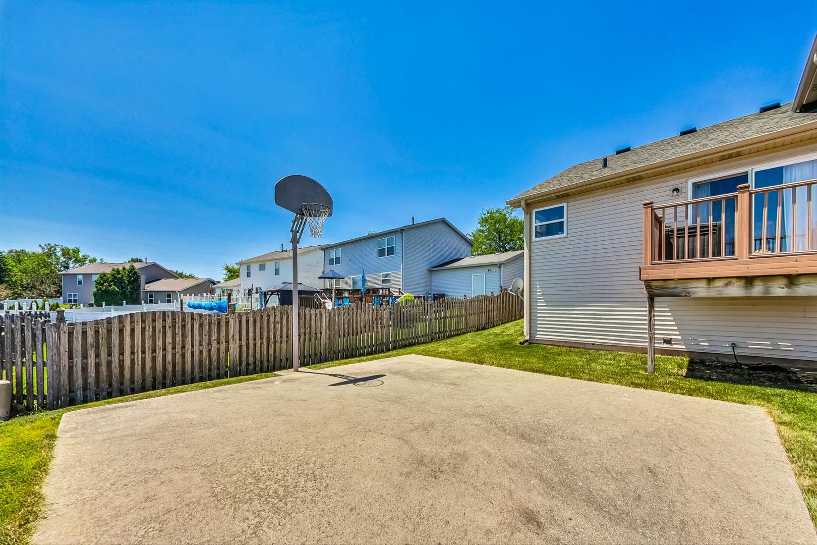1812 Jack Pine Way