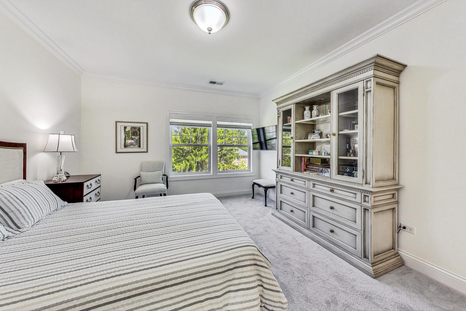 7 E Kennedy Lane Unit: 302