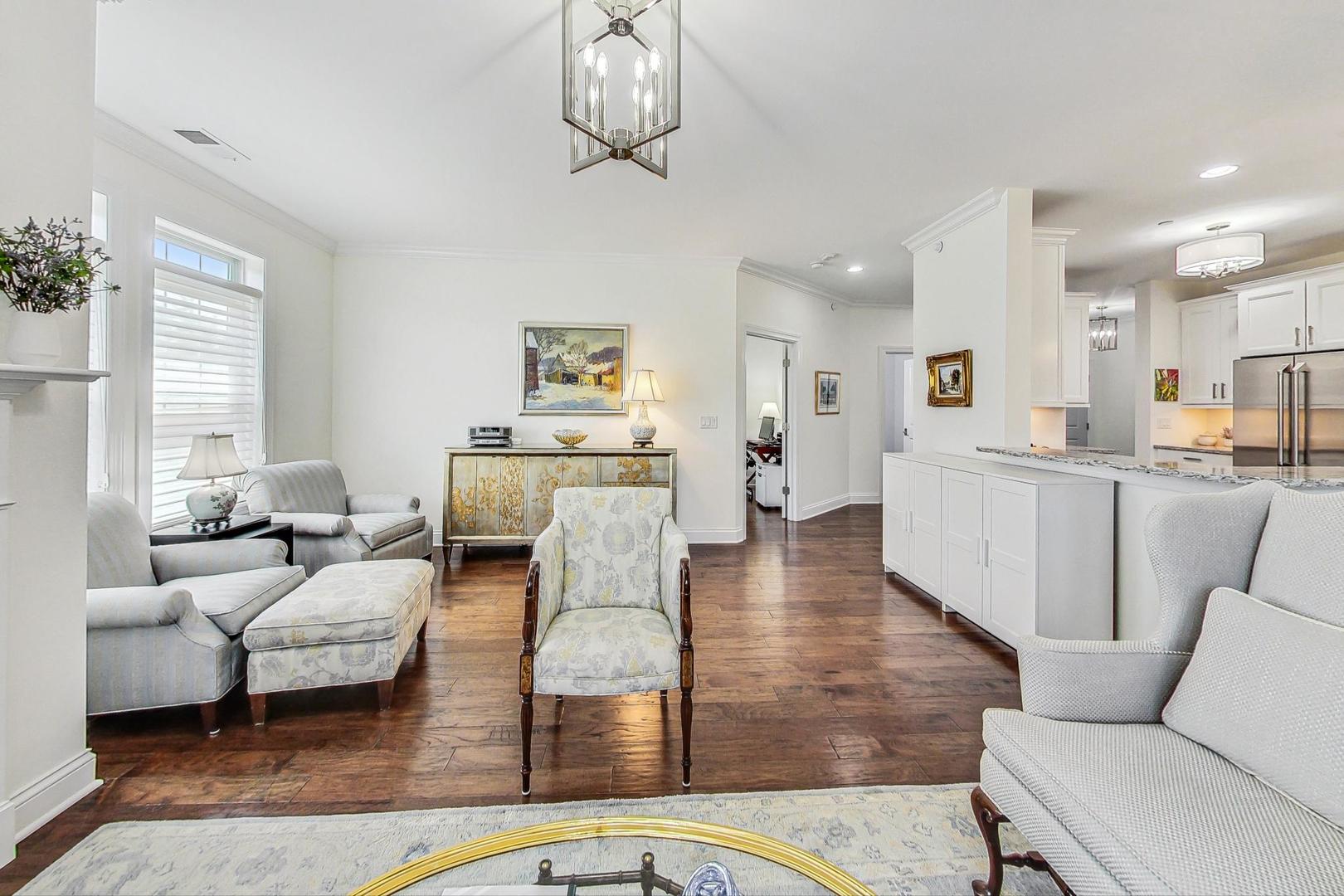 7 E Kennedy Lane Unit: 302