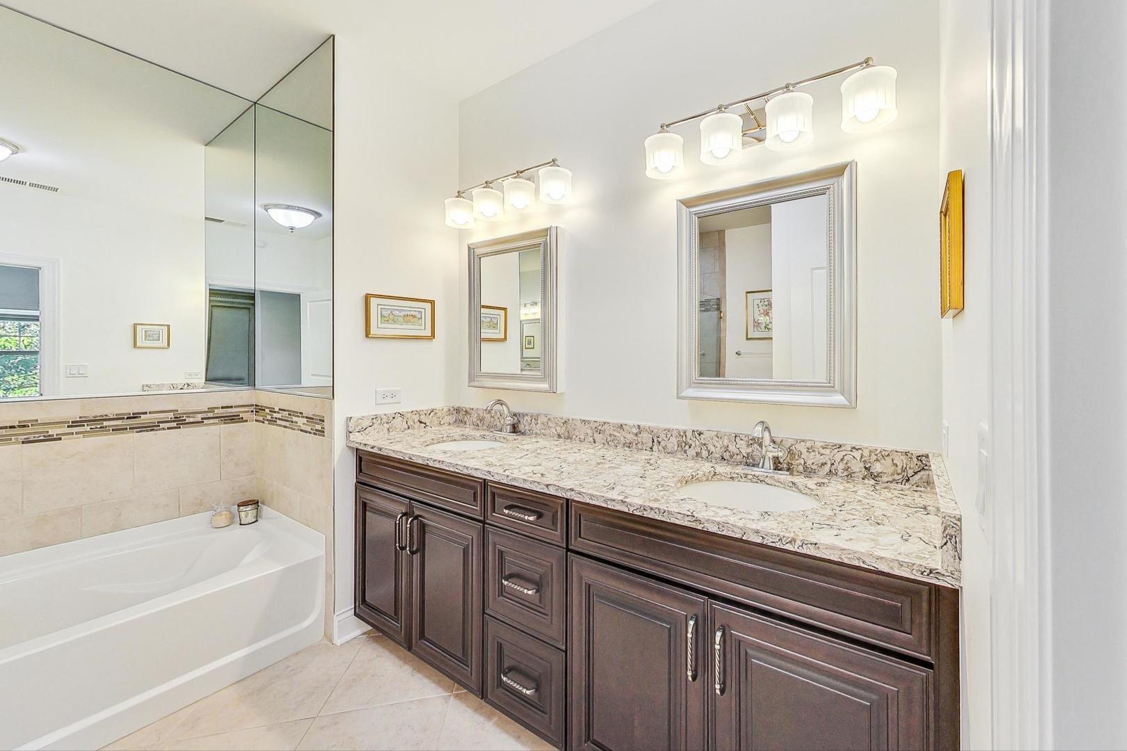 7 E Kennedy Lane Unit: 302