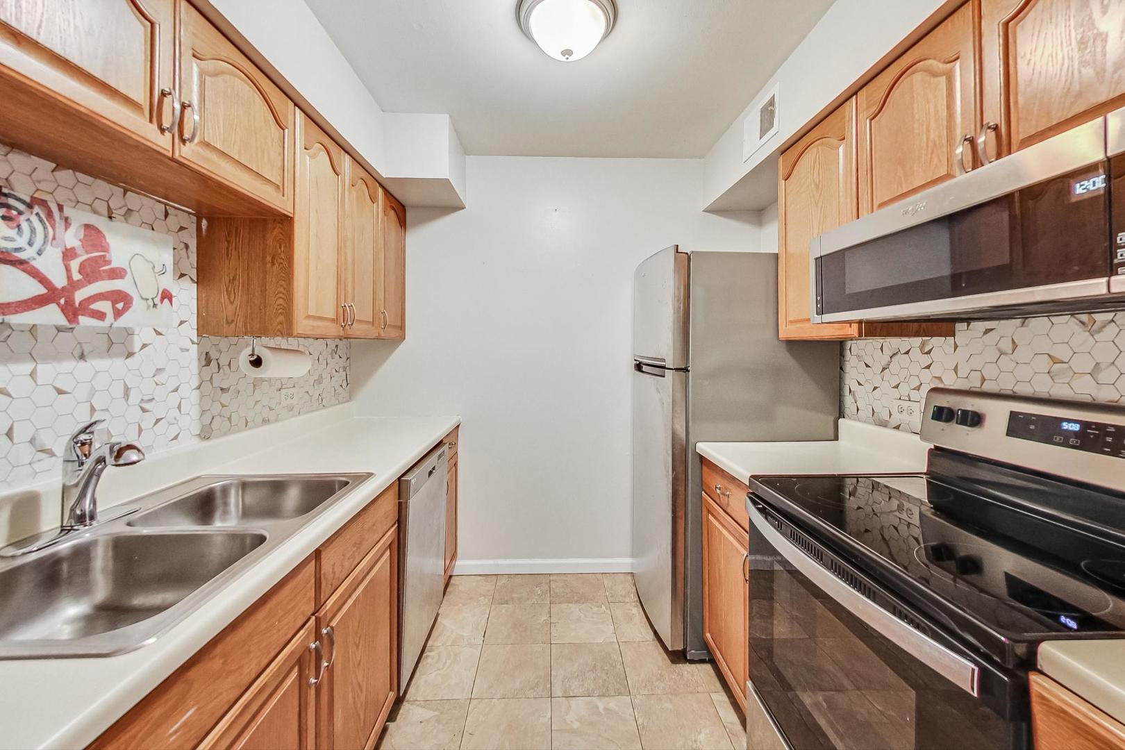6181 Knoll Wood Road Unit: 203