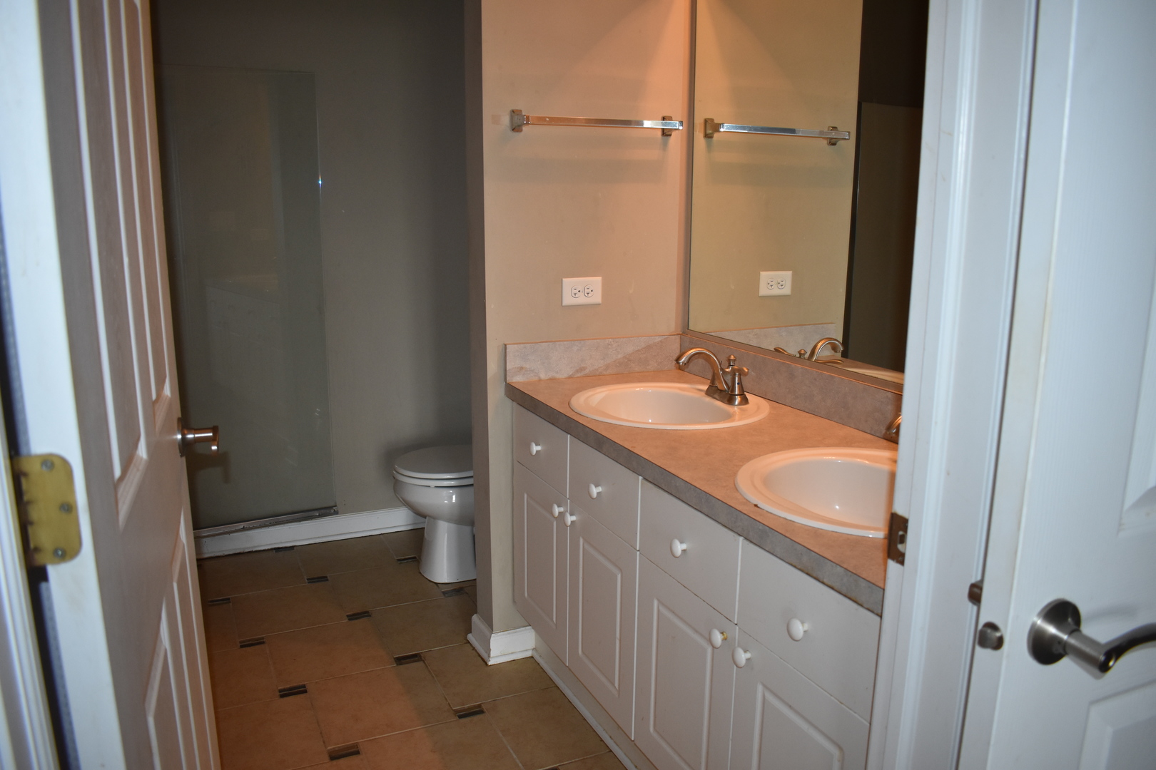 400 VILLAGE CIRCLE Drive Unit: 308