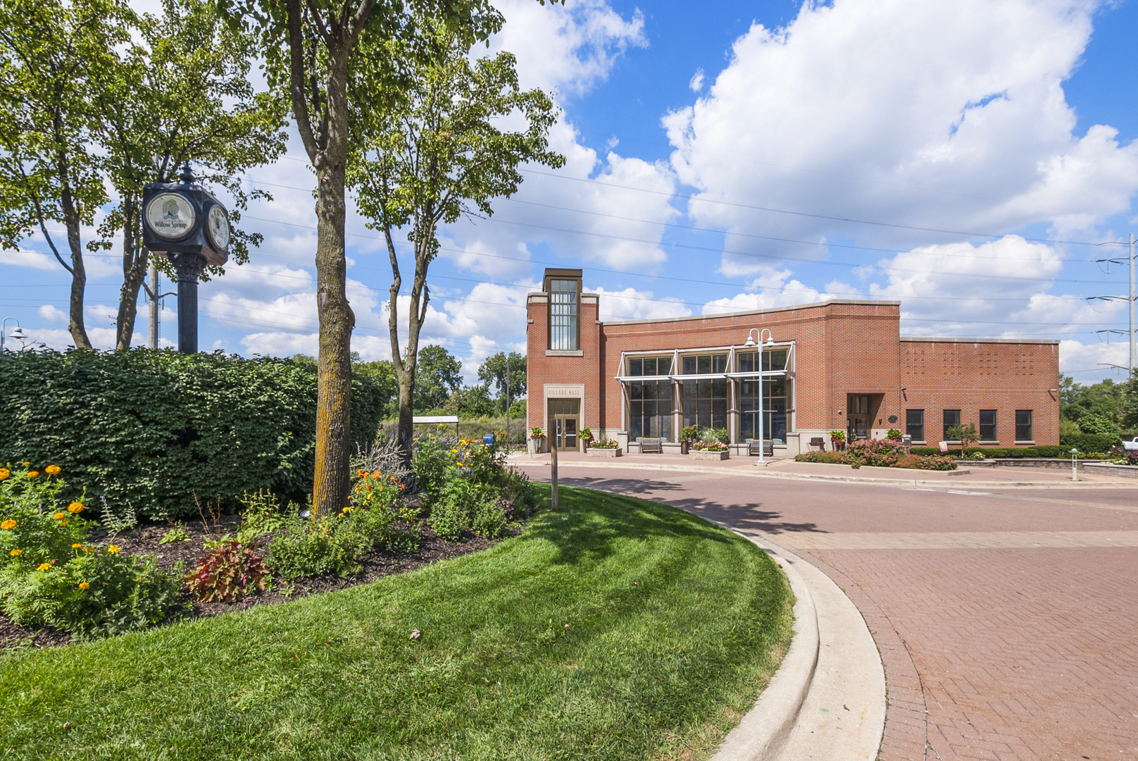 400 VILLAGE CIRCLE Drive Unit: 308