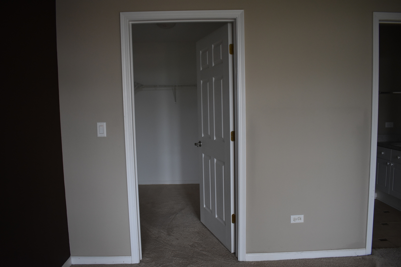 400 VILLAGE CIRCLE Drive Unit: 308