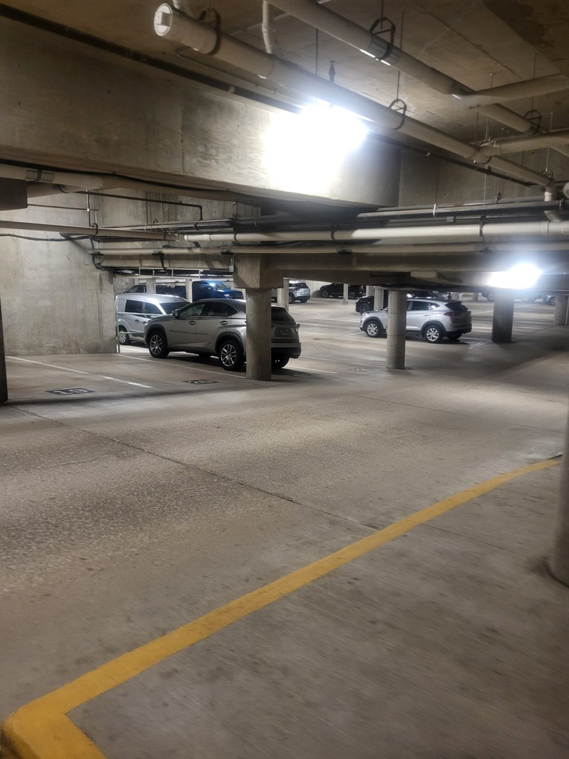 400 VILLAGE CIRCLE Drive Unit: 308