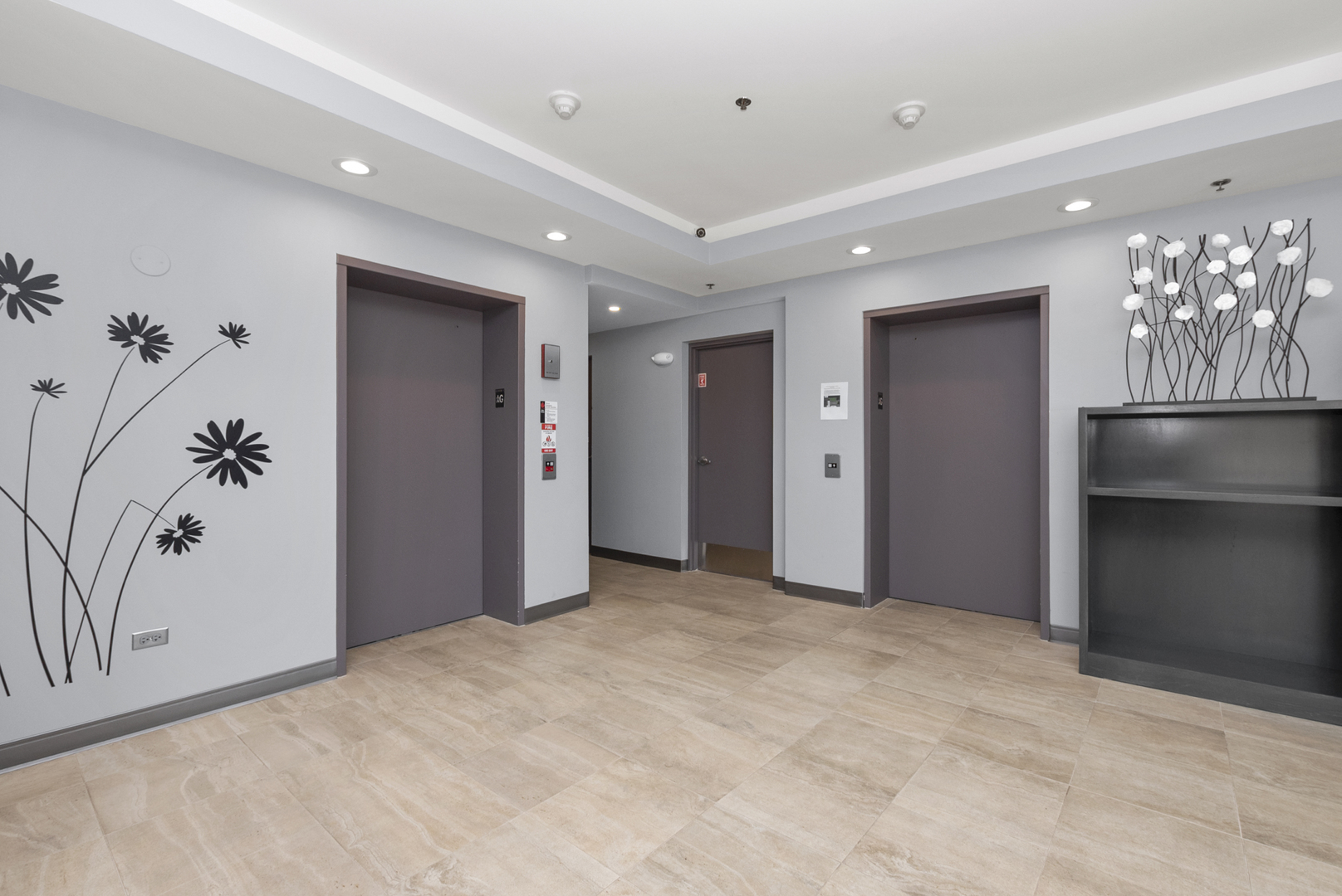 400 VILLAGE CIRCLE Drive Unit: 308