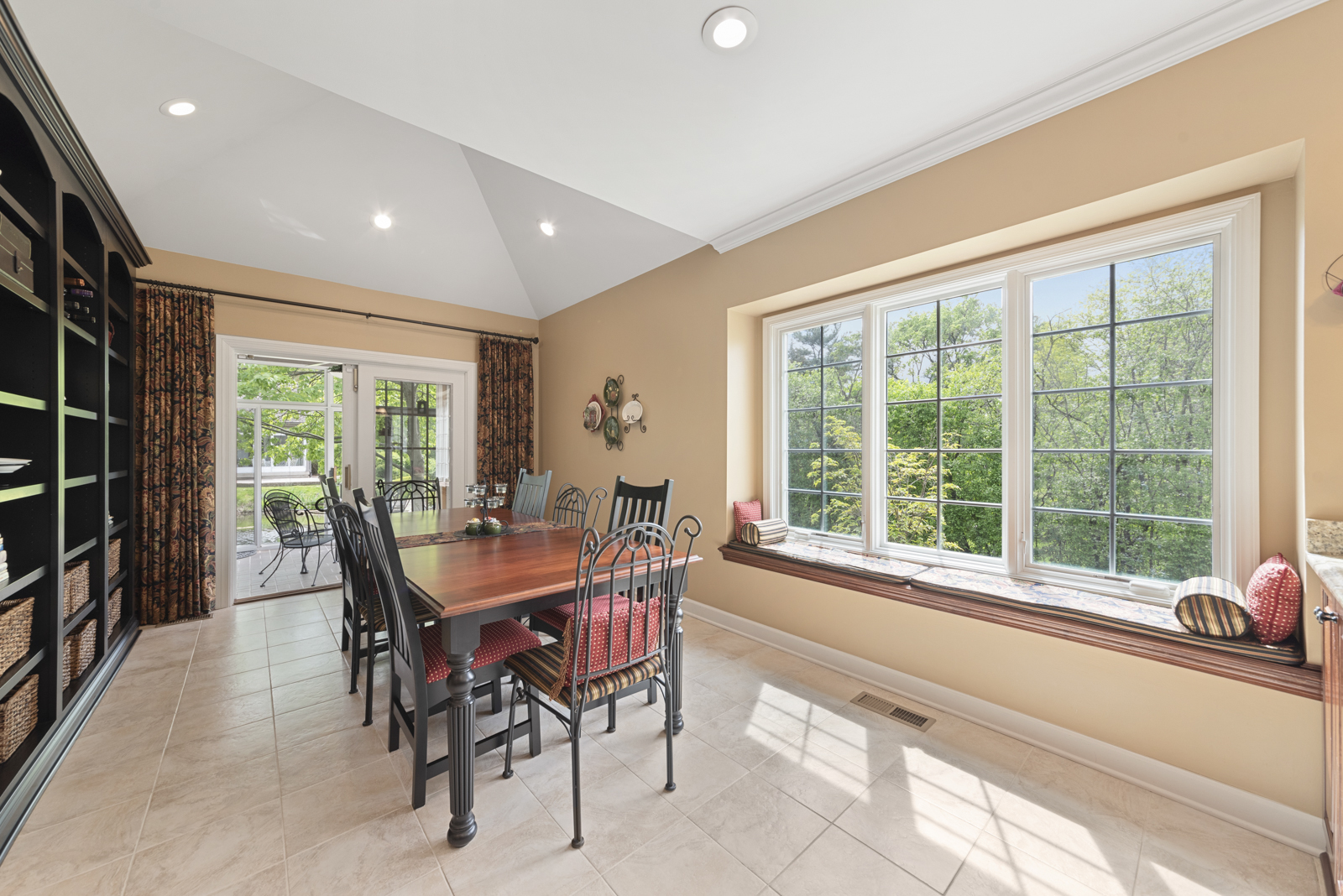 20 Lake Ridge Club Court