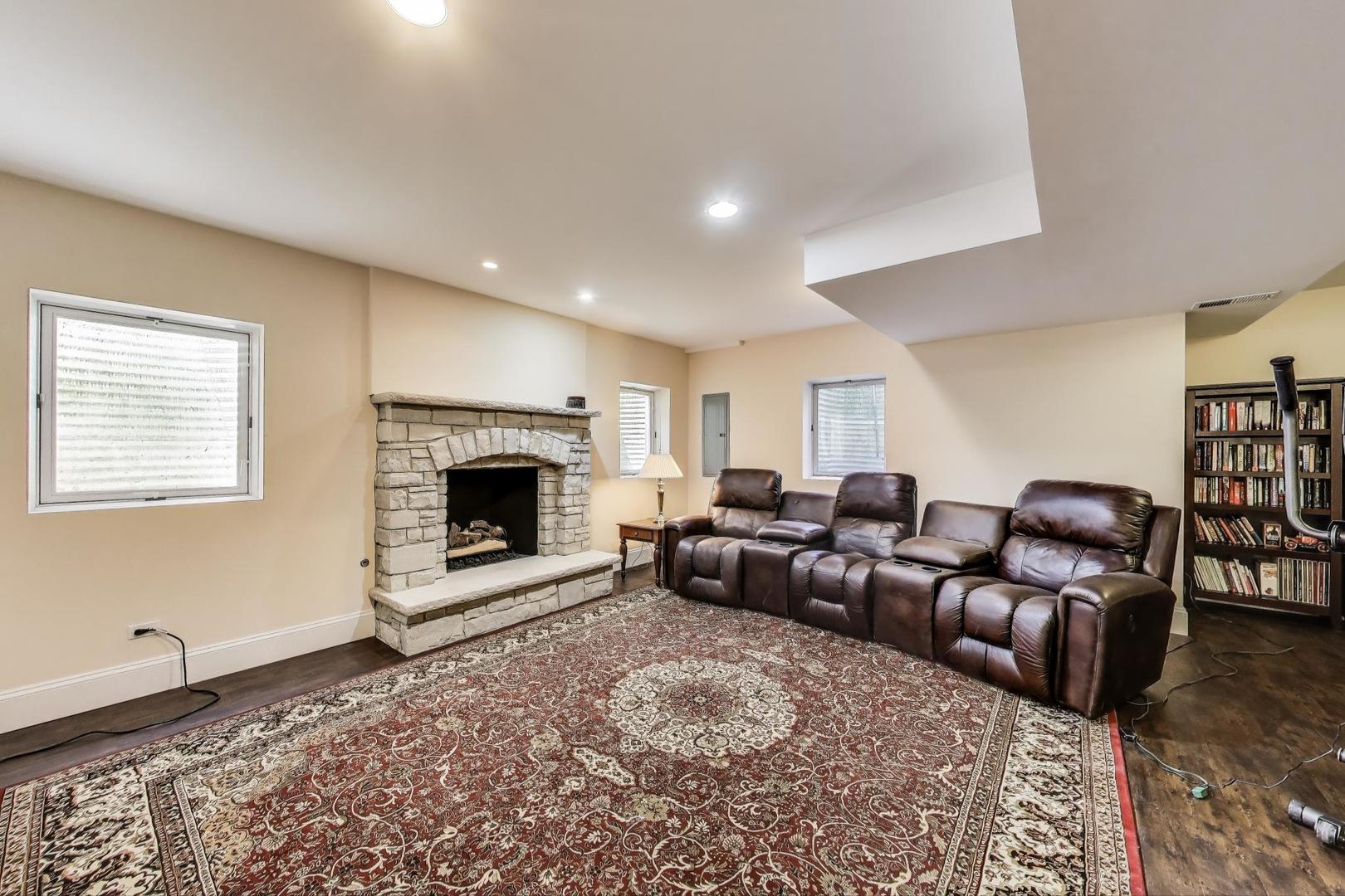 511 W 56TH Street