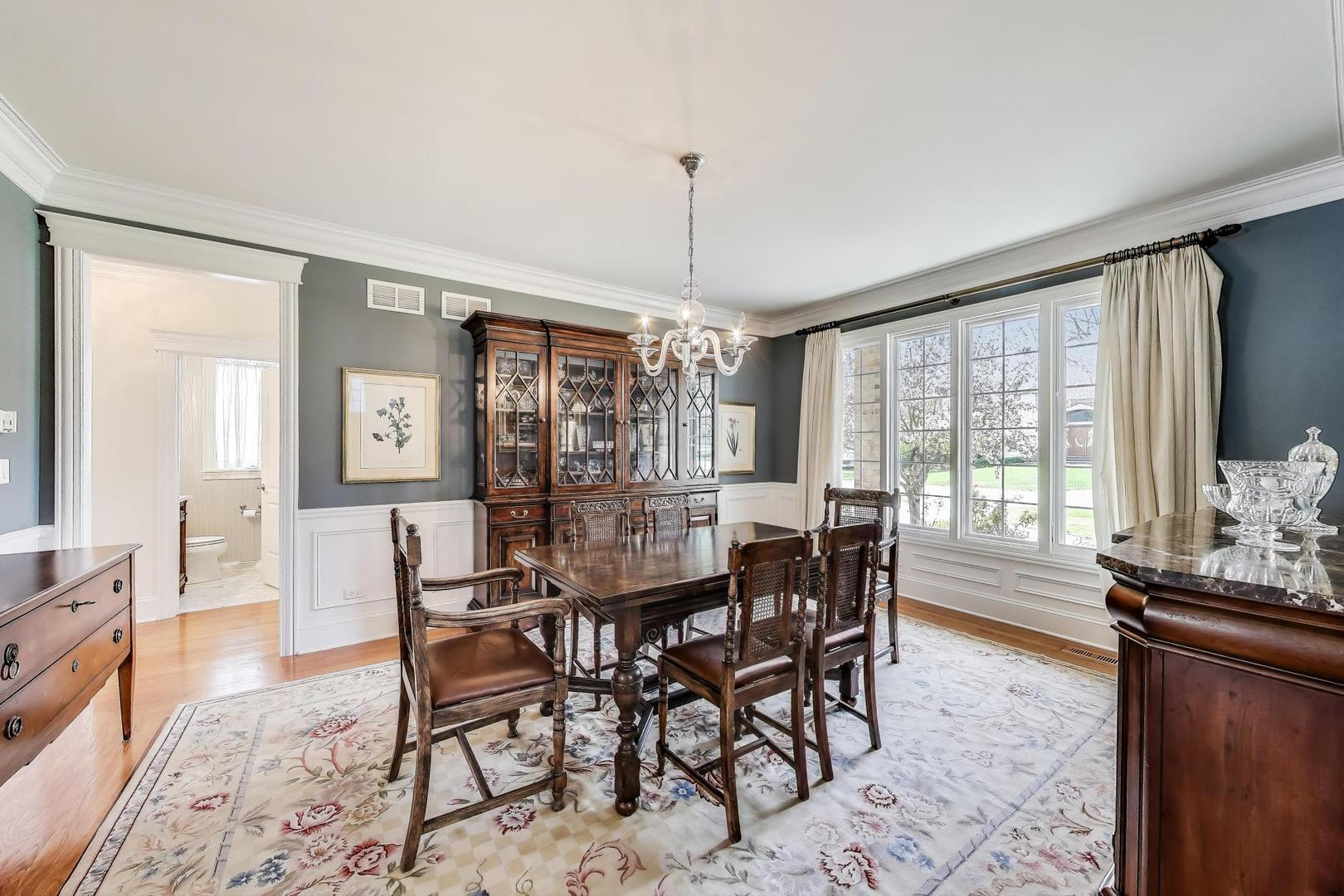 511 W 56TH Street