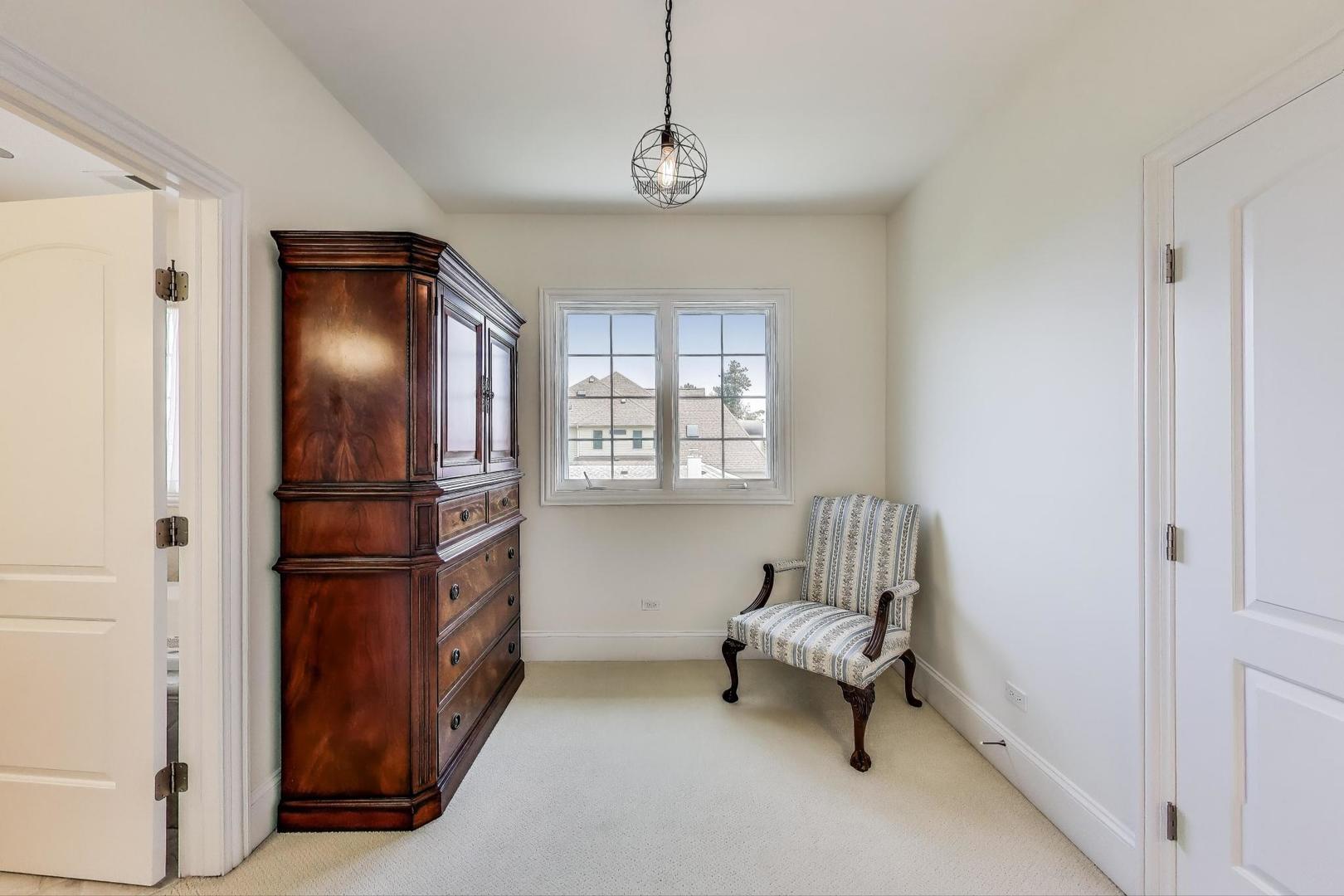 511 W 56TH Street