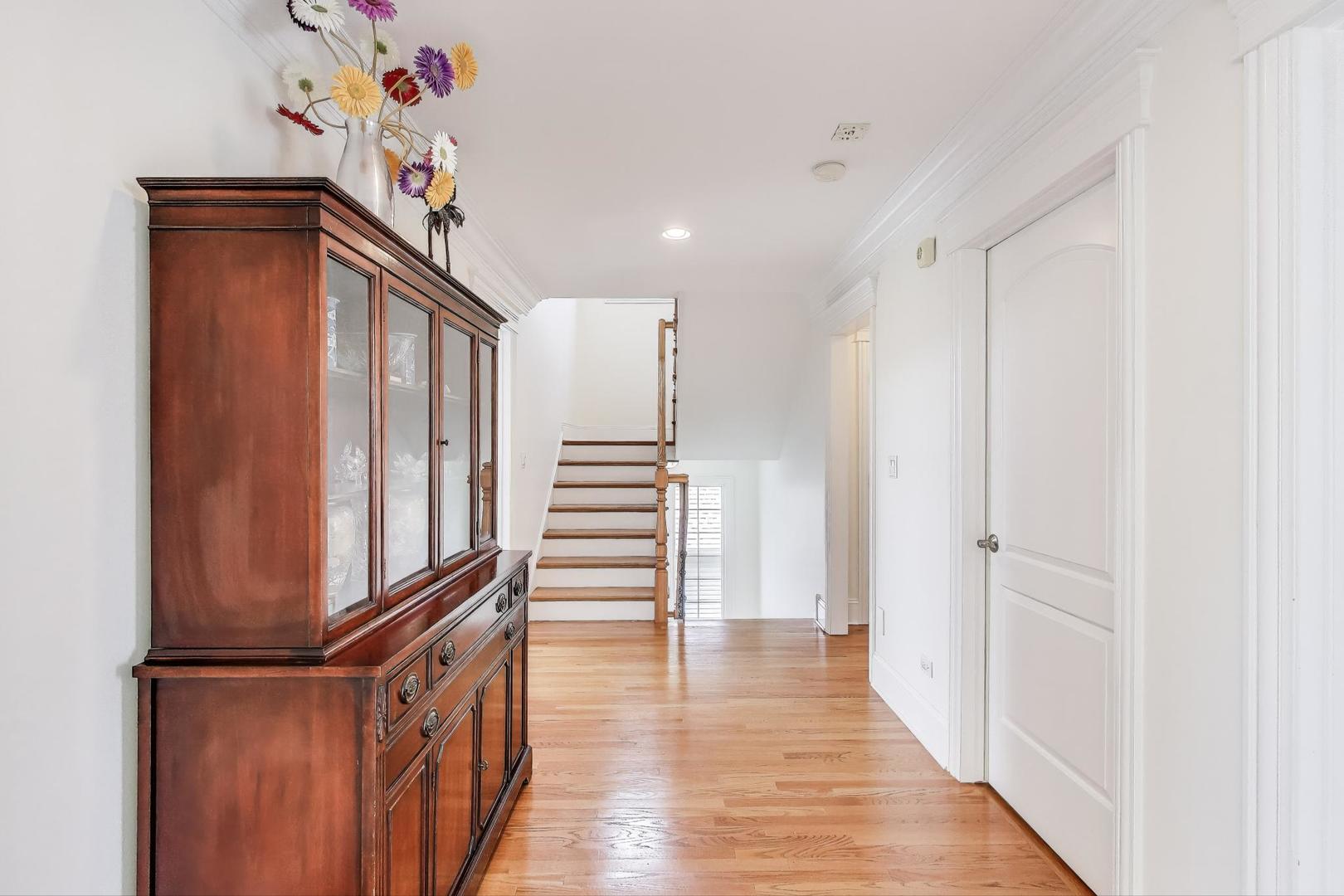 511 W 56TH Street