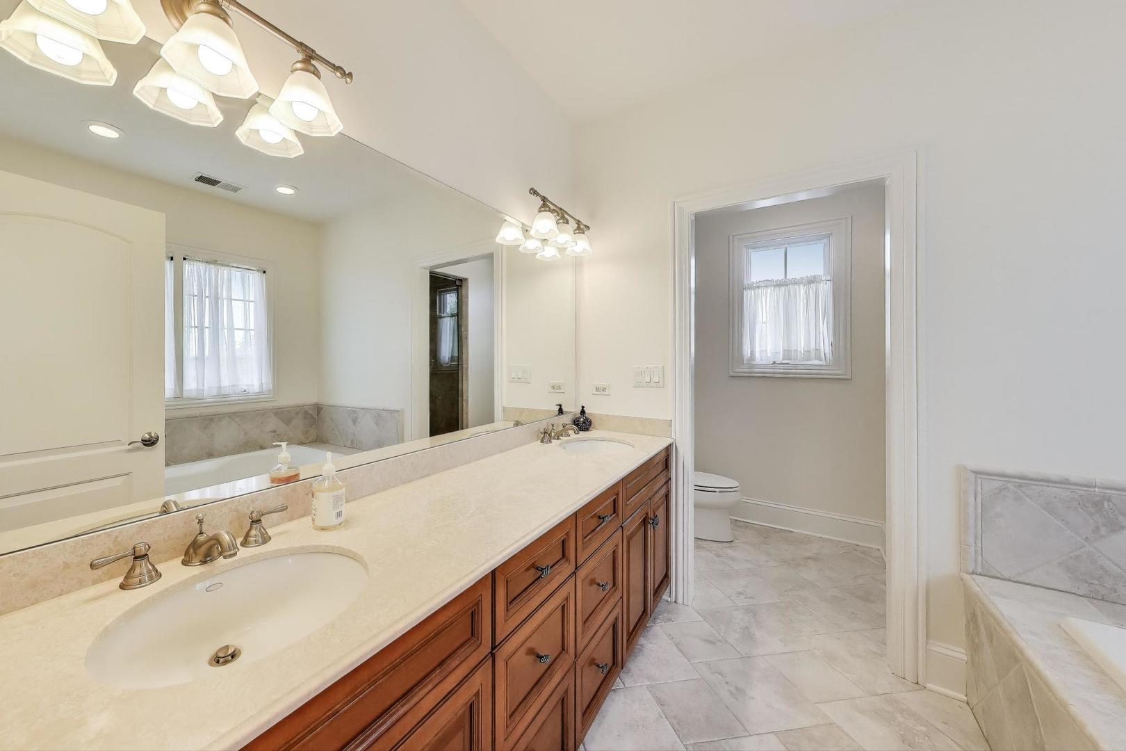 511 W 56TH Street