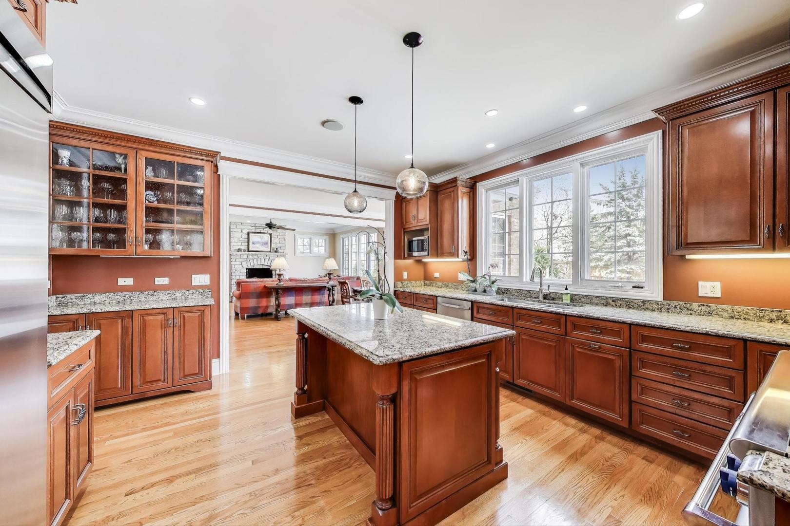 511 W 56TH Street