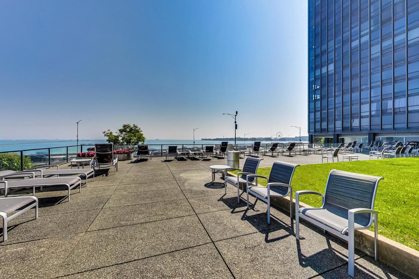 900 N LAKE SHORE Drive Unit: 802-4