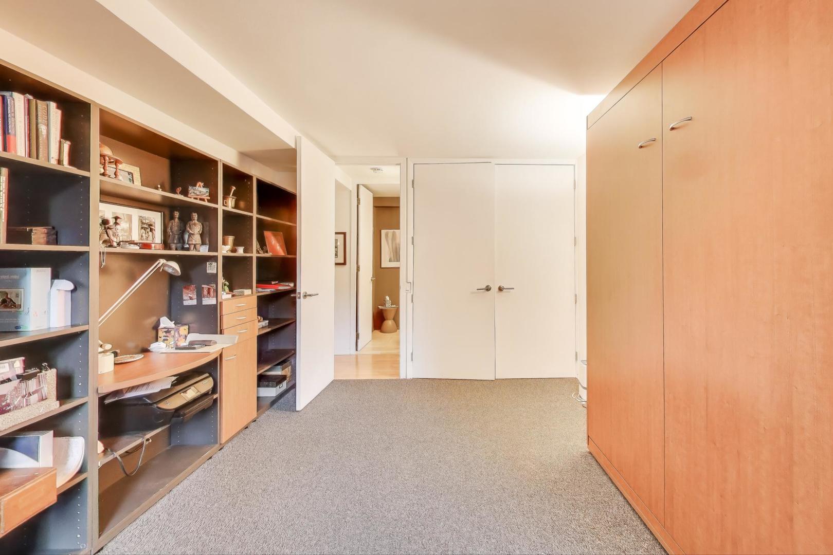900 N LAKE SHORE Drive Unit: 802-4