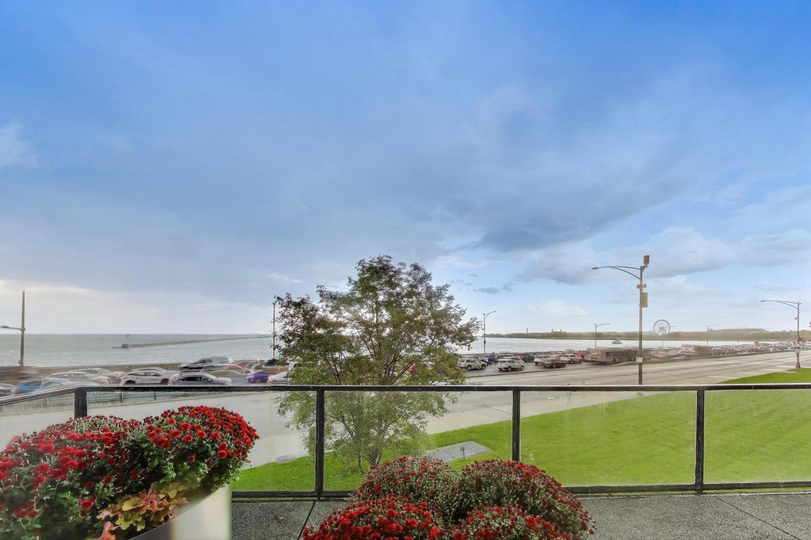 900 N LAKE SHORE Drive Unit: 802-4