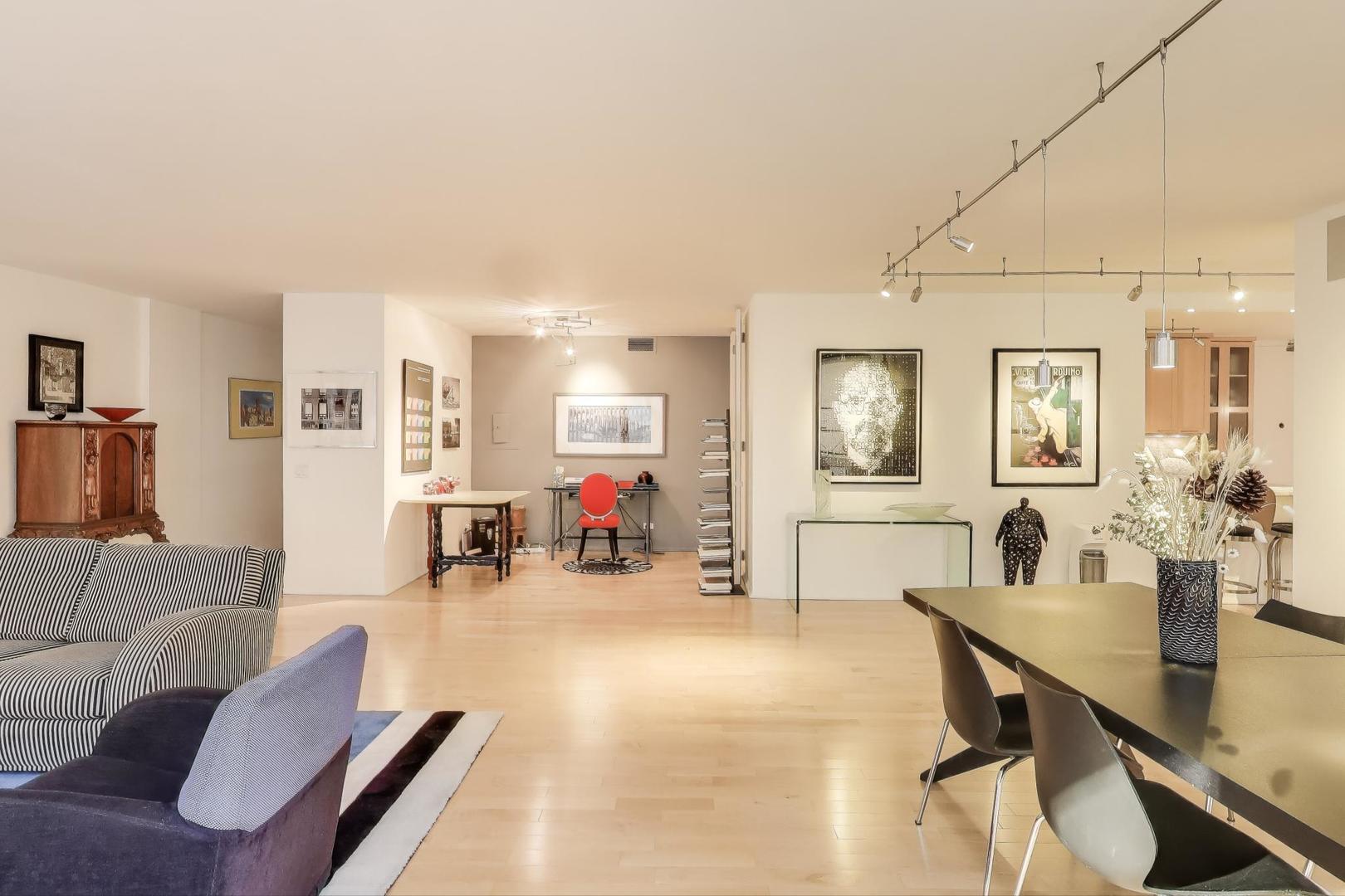 900 N LAKE SHORE Drive Unit: 802-4