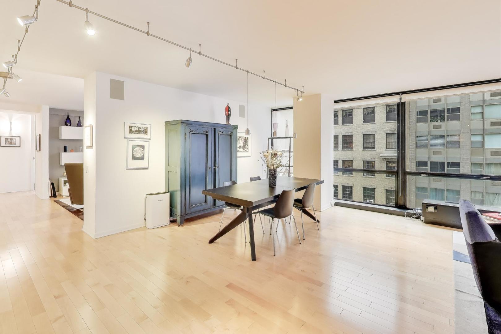 900 N LAKE SHORE Drive Unit: 802-4