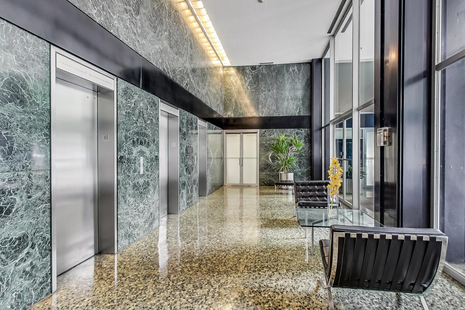 900 N LAKE SHORE Drive Unit: 802-4